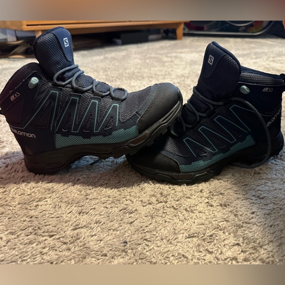 Salomon Hiking Boots Size 6 - Picture 1 of 3